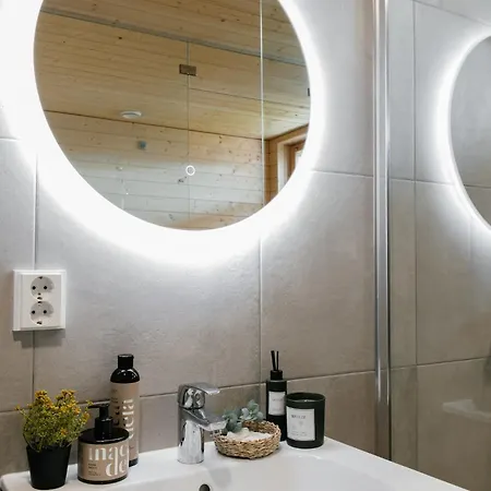 Huoneisto Nordic Pine By Booklapland Rovaniemi